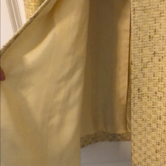 Vintage CHANEL Yellow Jacket - Picture 5 of 9